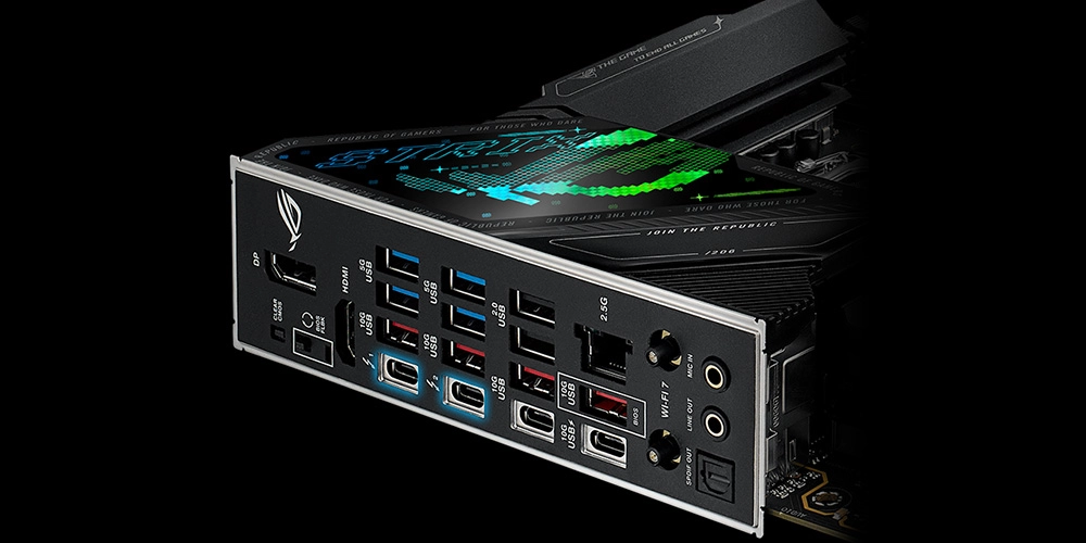 ASUS ROG STRIX Z890-F Thunderbolt 4 ve arka panel
