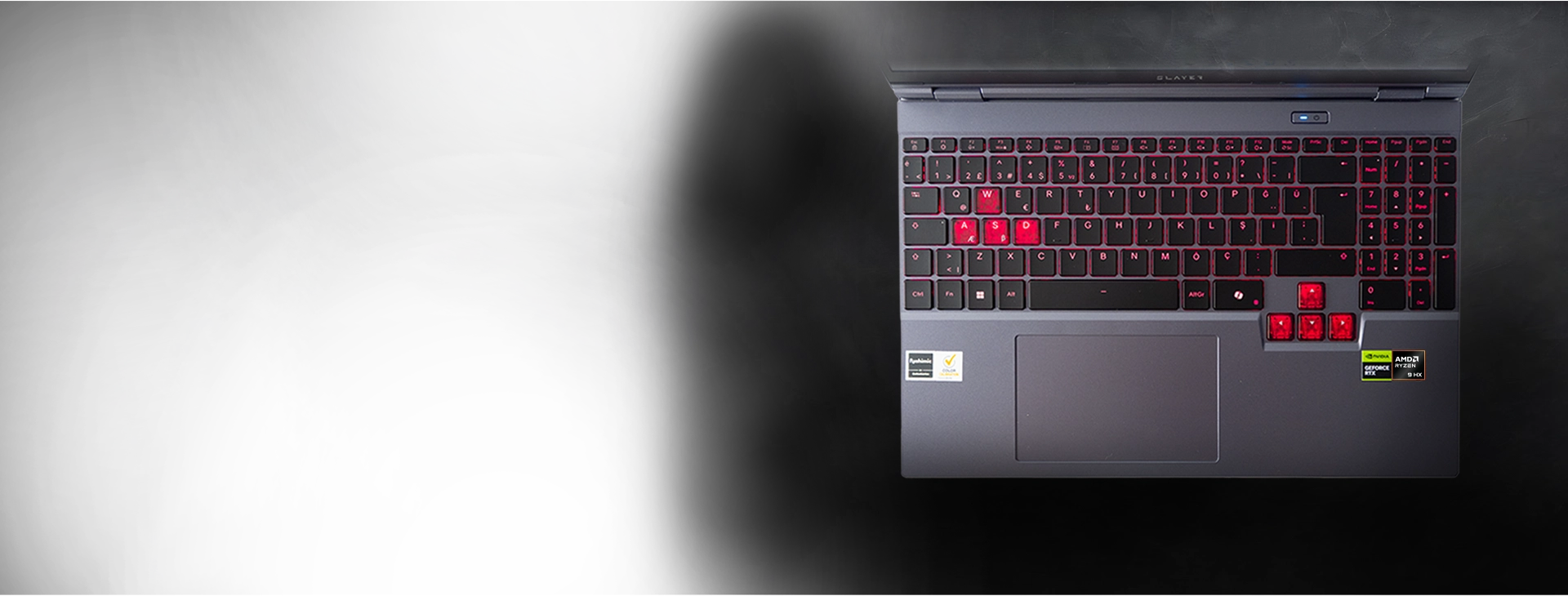 Slayer R7T2-5060 tek bölge arkadan aydınlatmalı klavyenin üstten görünümü